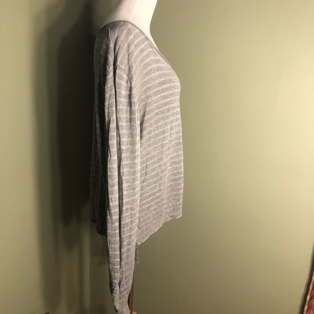 26/28 Lane Bryant sweater in grey with silver - Picture 3 of 6